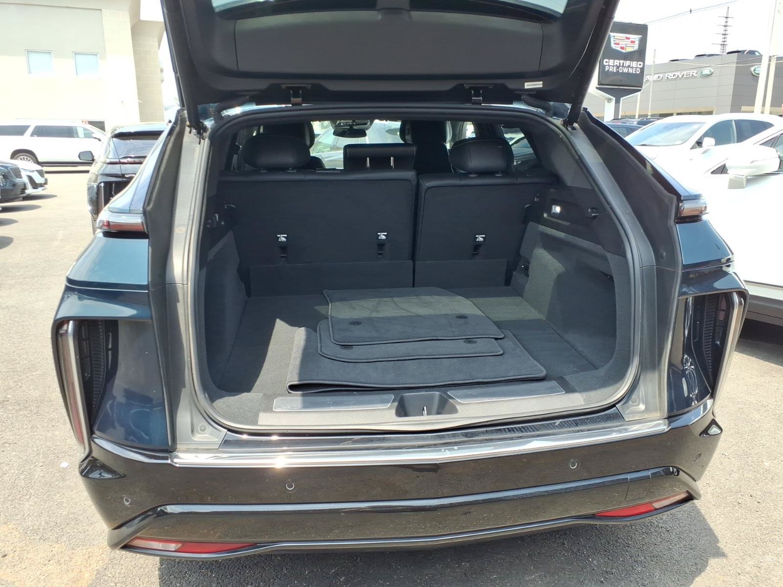 Certified 2024 Cadillac Lyriq Luxury AWD/4WD image 13