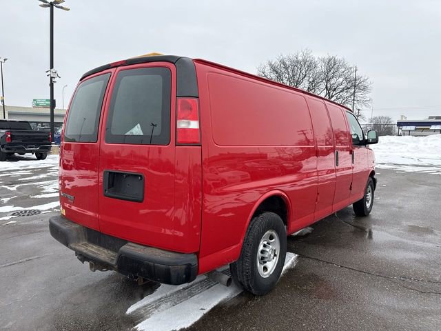 Used 2016 Chevrolet Express 3500 Work Van image 2