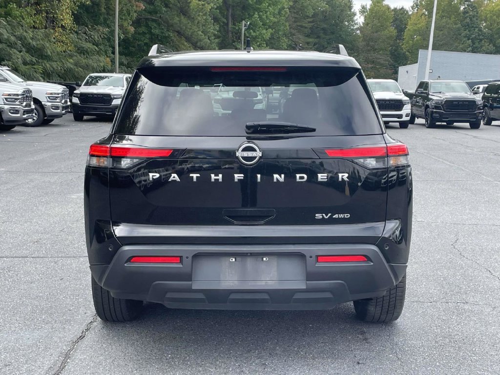 Used 2024 Nissan Pathfinder SV AWD/4WD image 7
