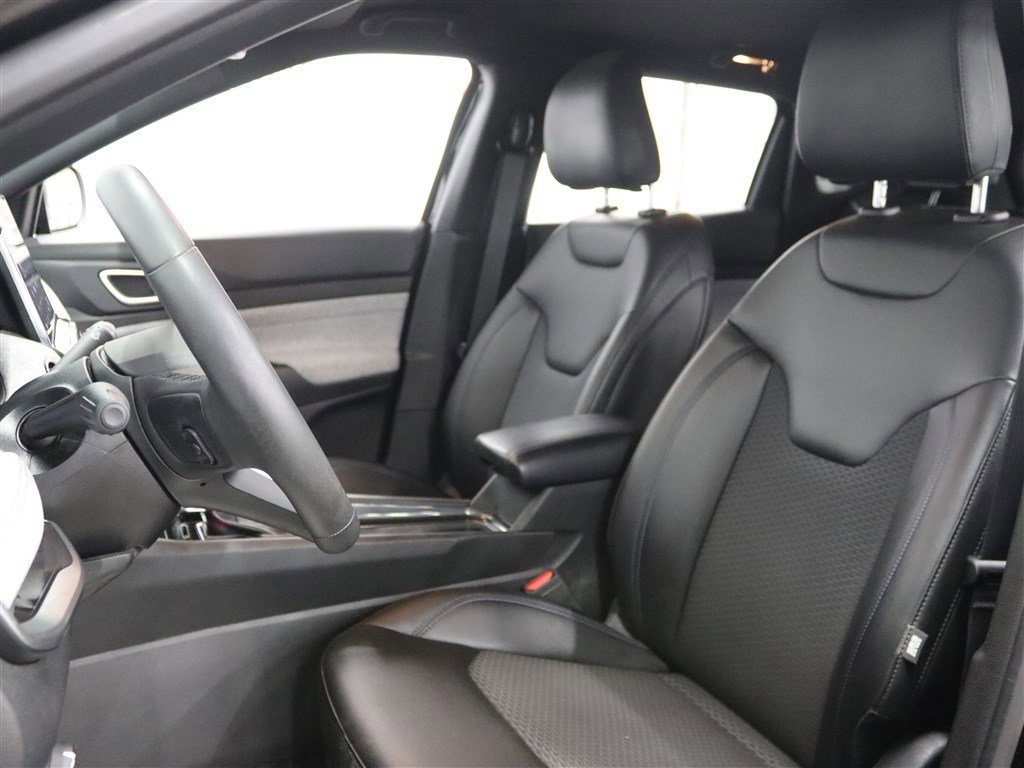 Used 2023 Jeep Compass Latitude w/ Convenience Group image 14