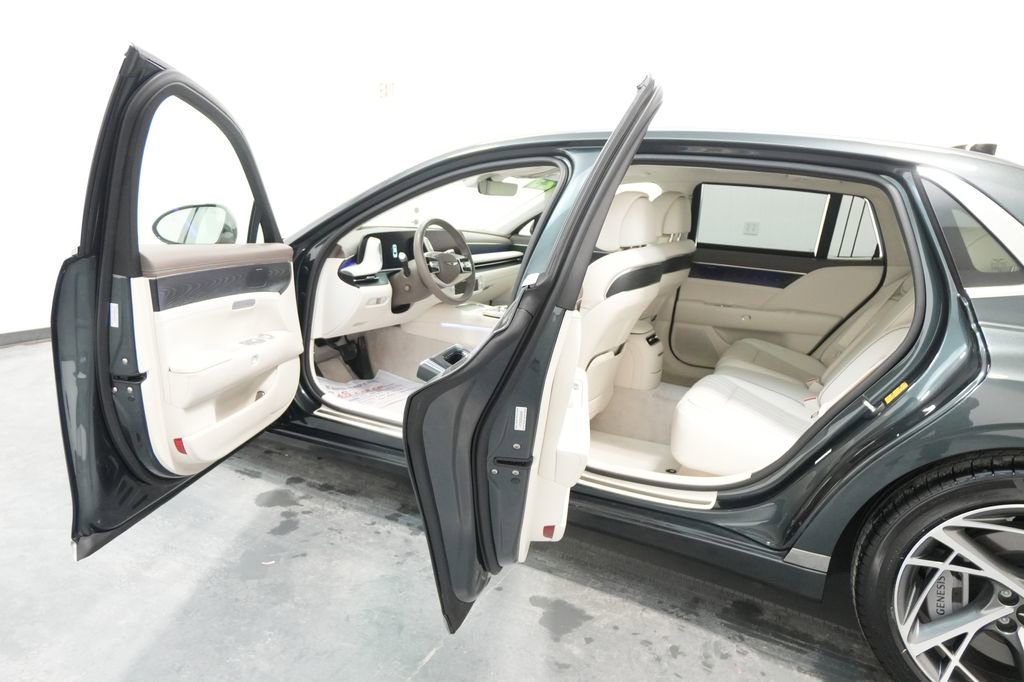 Used 2023 Genesis G90 3.5T image 26