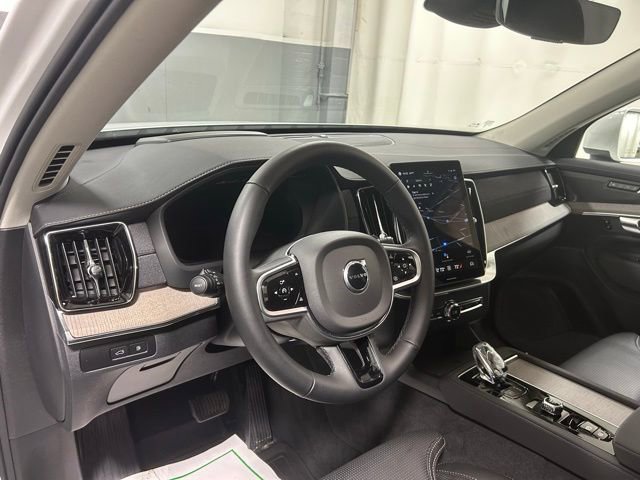 Used 2025 Volvo XC90 T8 Ultra w/ Protection Package Premier image 12