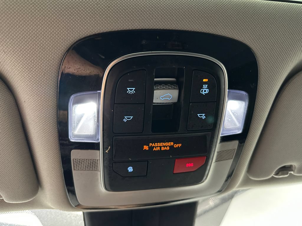 Used 2022 Hyundai Santa Fe SEL w/ Convenience + Premium Package FWD image 33