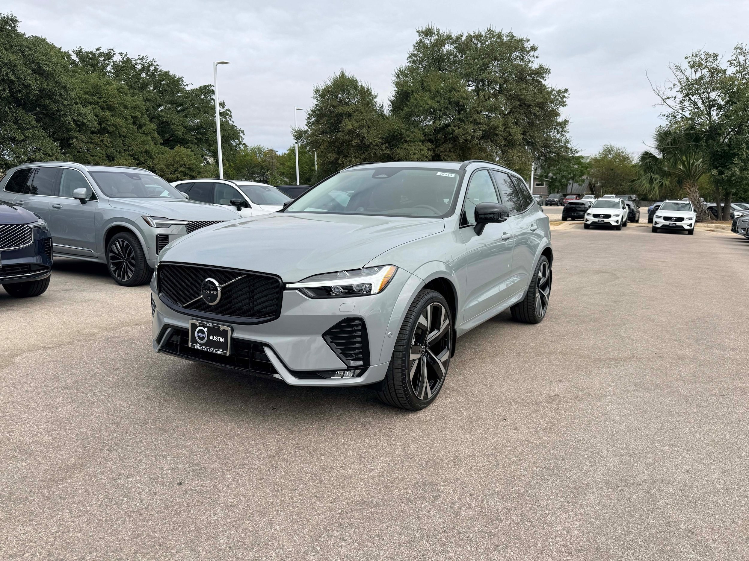 Used 2026 Volvo XC60 B5 Ultra w/ Climate Package AWD/4WD image 2