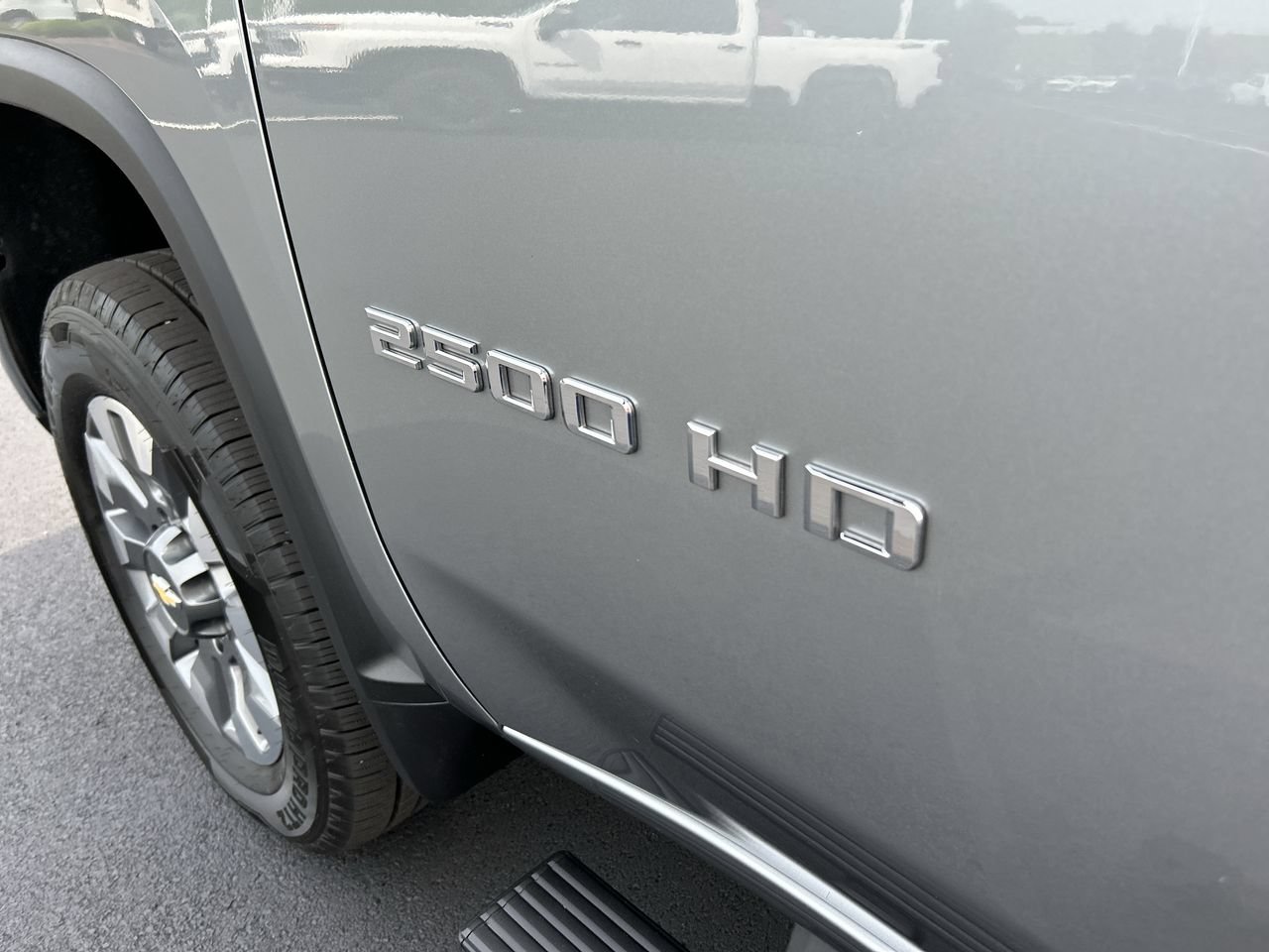Used 2025 Chevrolet Silverado 2500 LT w/ All Star Edition AWD/4WD image 13