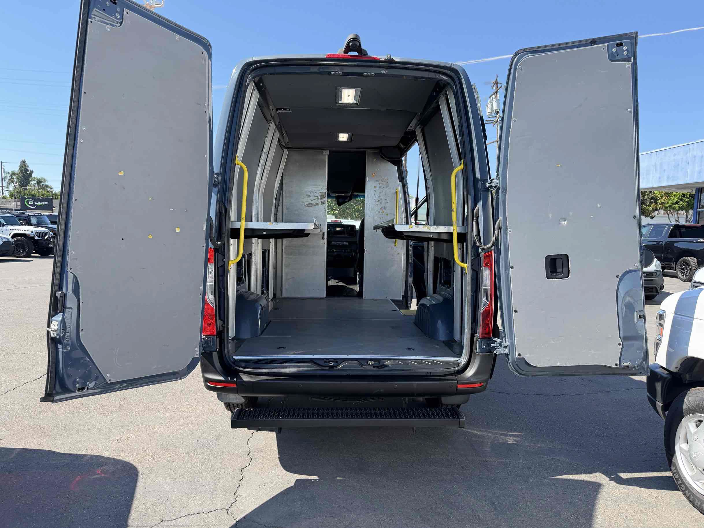 Used 2019 Mercedes-Benz Sprinter 144 image 9