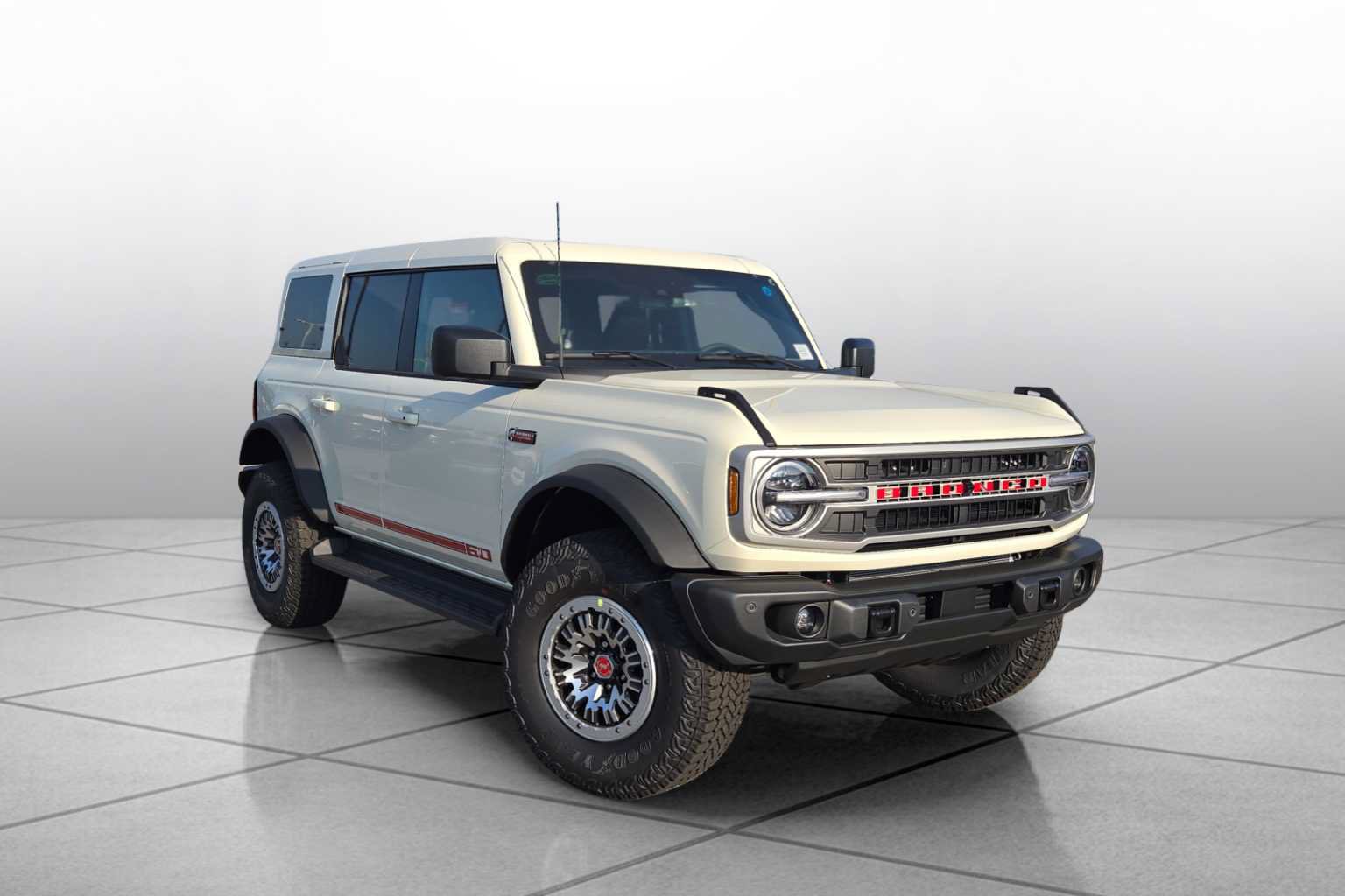 New 2026 Ford Bronco Outer Banks w/ Sasquatch Package AWD/4WD video 2