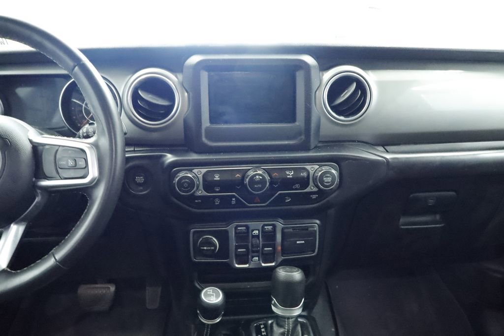 Used 2019 Jeep Wrangler Unlimited Sahara AWD/4WD image 26