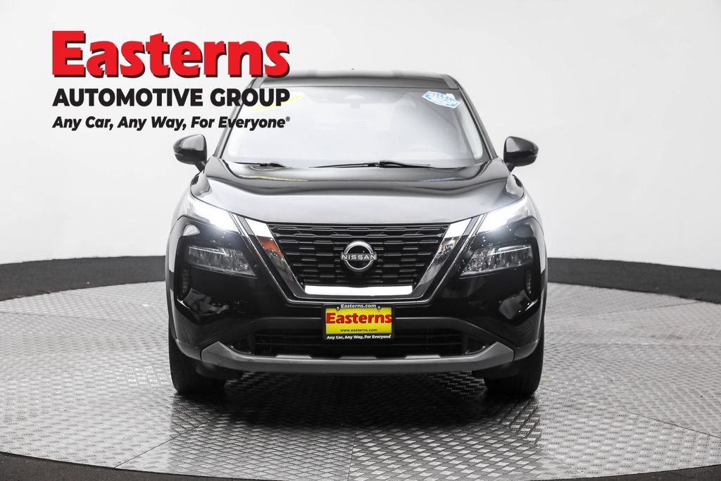 Used 2022 Nissan Rogue SV AWD/4WD image 2