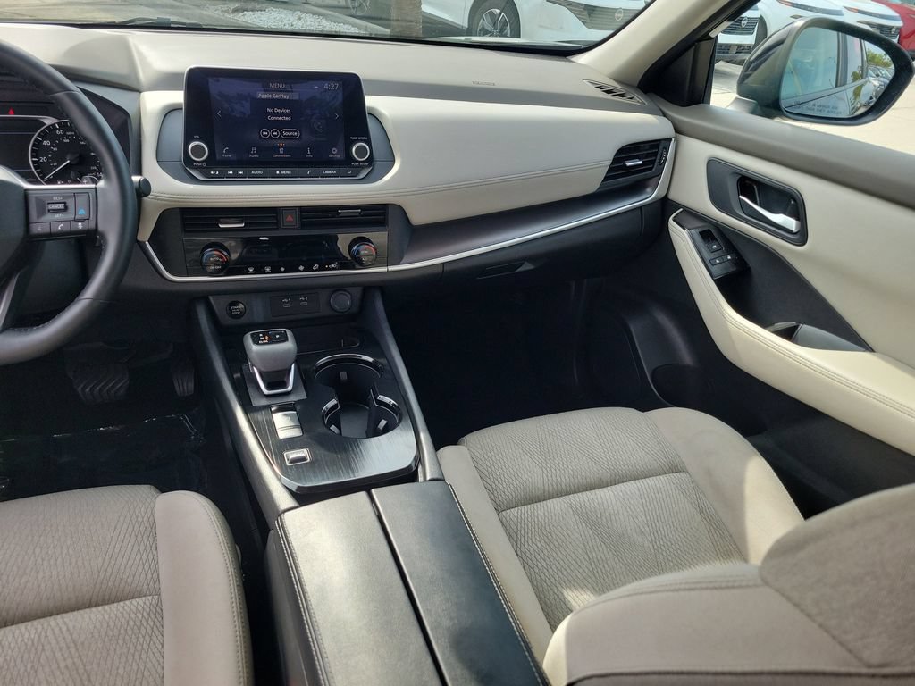 Certified 2025 Nissan Rogue SV FWD image 24