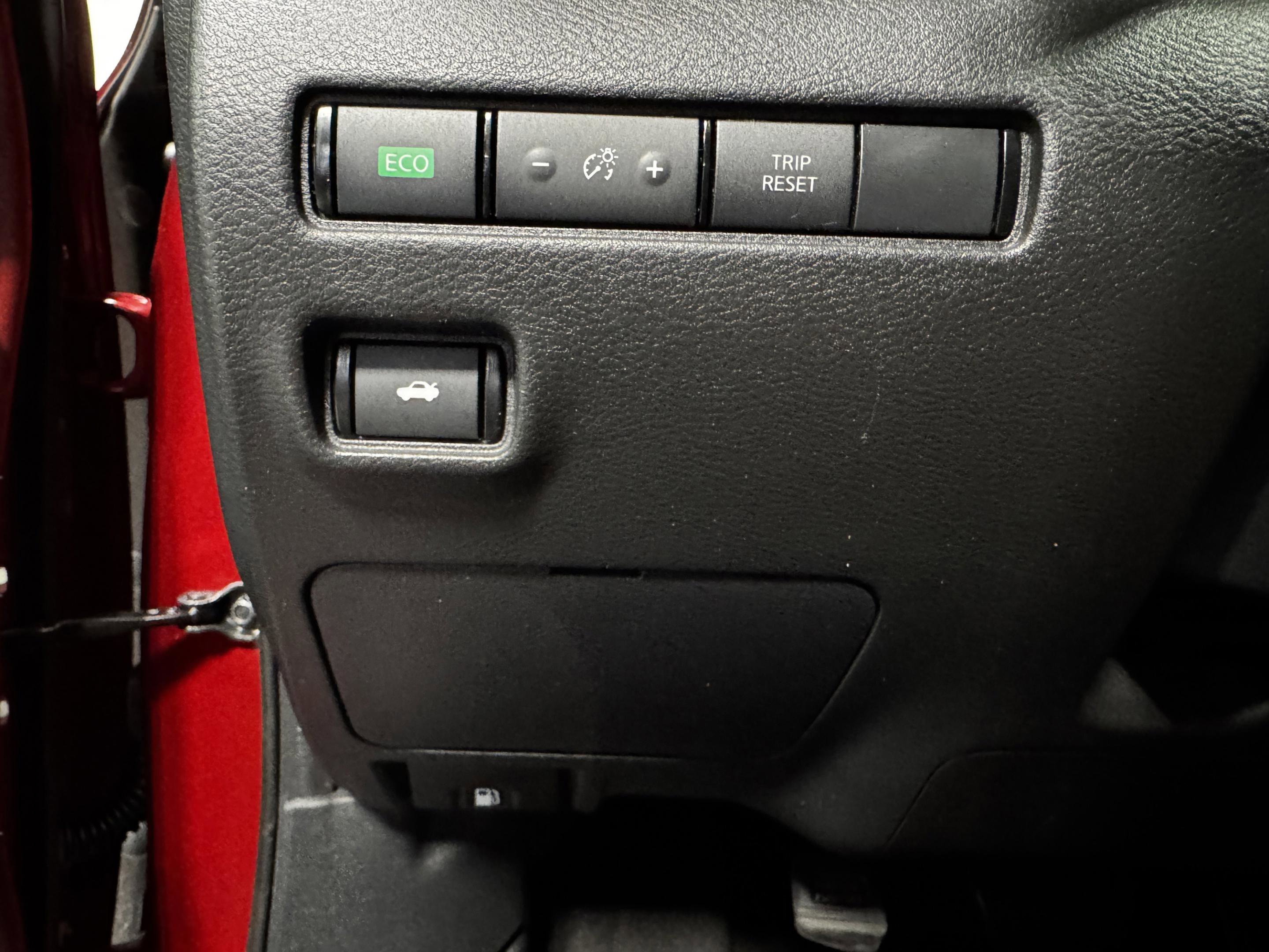 Used 2021 Nissan Sentra SV w/ SV Premium Package image 16