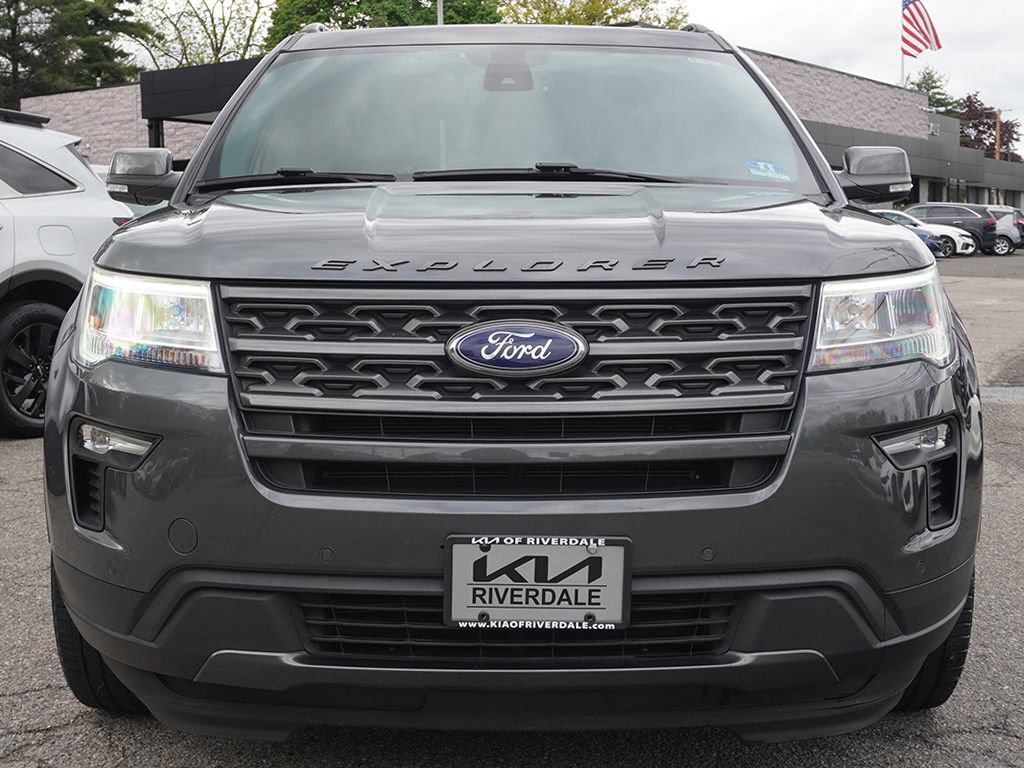 Used 2018 Ford Explorer XLT w/ Equipment Group 202A AWD/4WD image 14