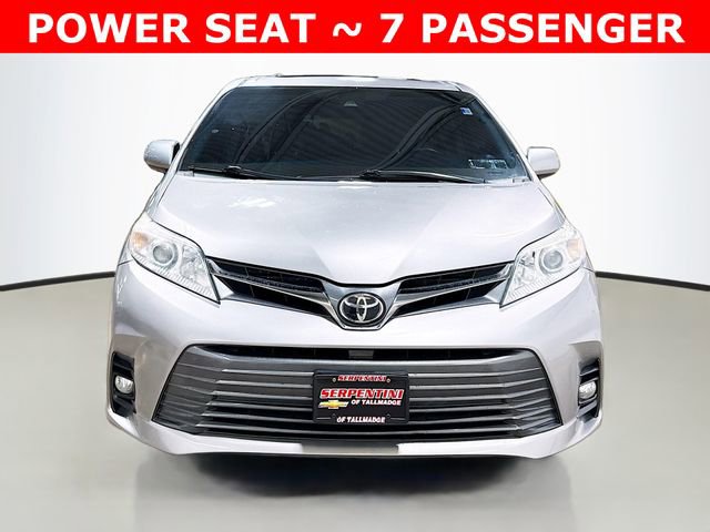 Used 2018 Toyota Sienna XLE image 3