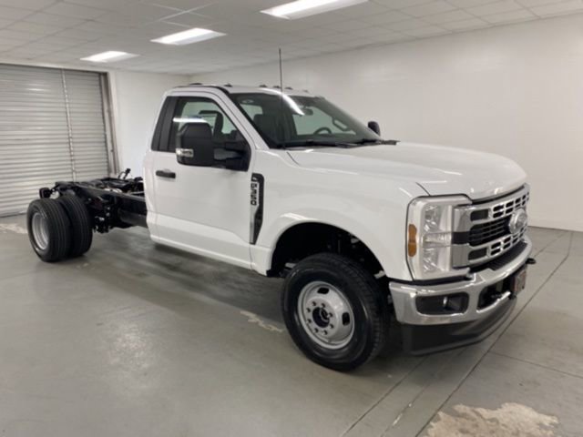 New 2025 Ford F350 XL w/ XL Chrome Package image 3