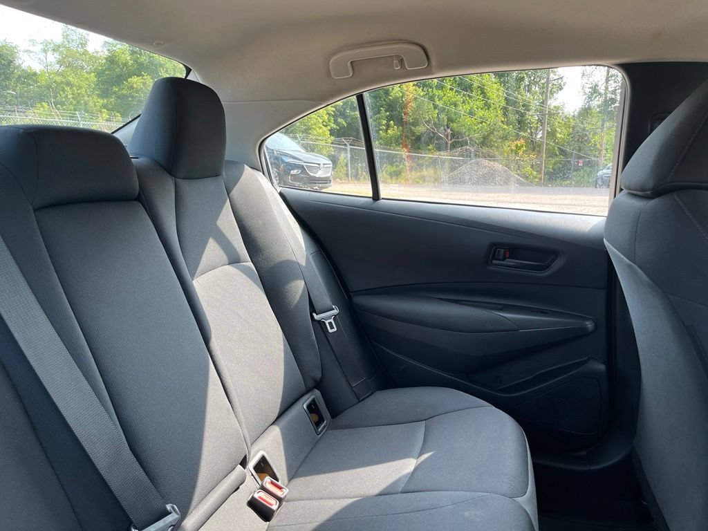 Used 2022 Toyota Corolla LE w/ LE Convenience Package FWD image 36