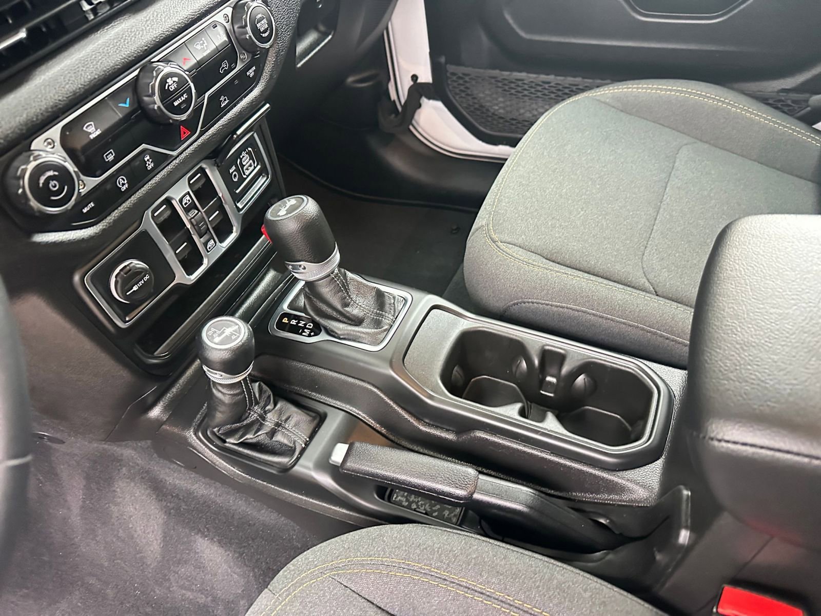 Used 2025 Jeep Wrangler Sport S image 41