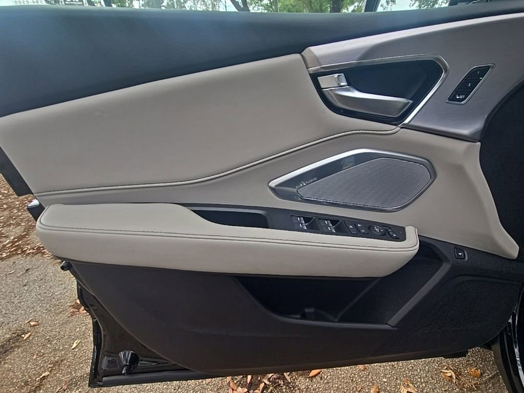 Certified 2025 Acura RDX SH-AWD w/ Technology Package image 11