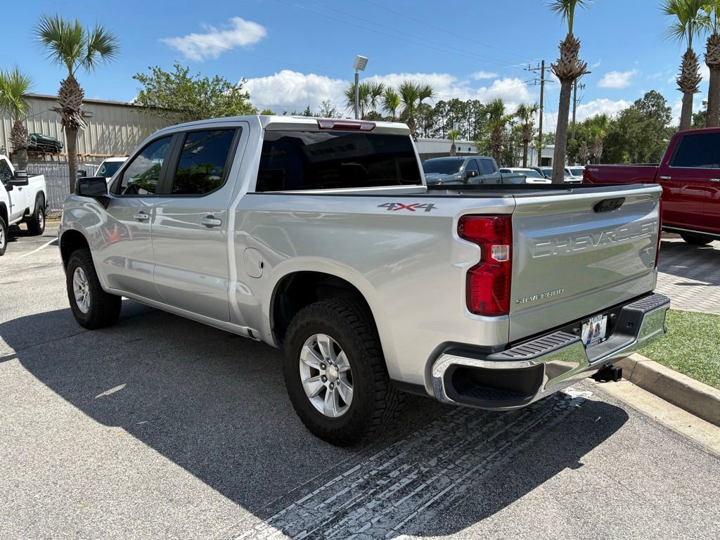 Used 2022 Chevrolet Silverado 1500 LT AWD/4WD image 4