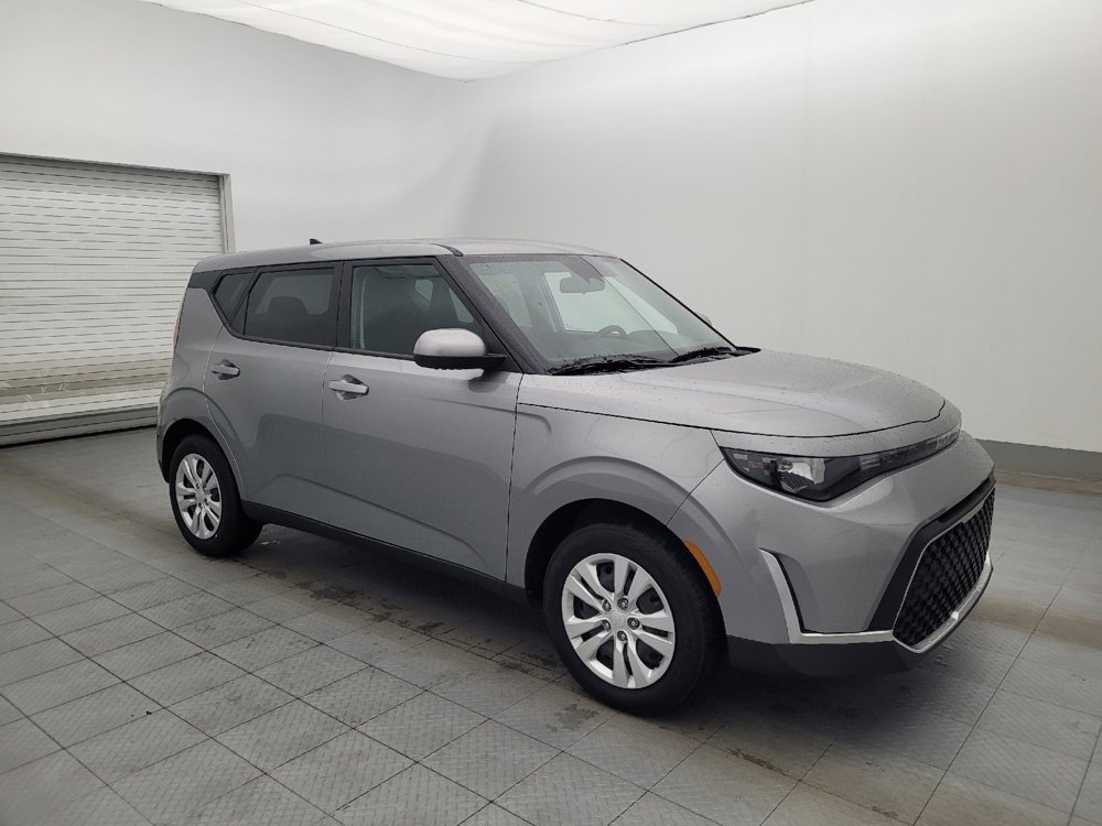 Used 2025 Kia Soul LX image 11