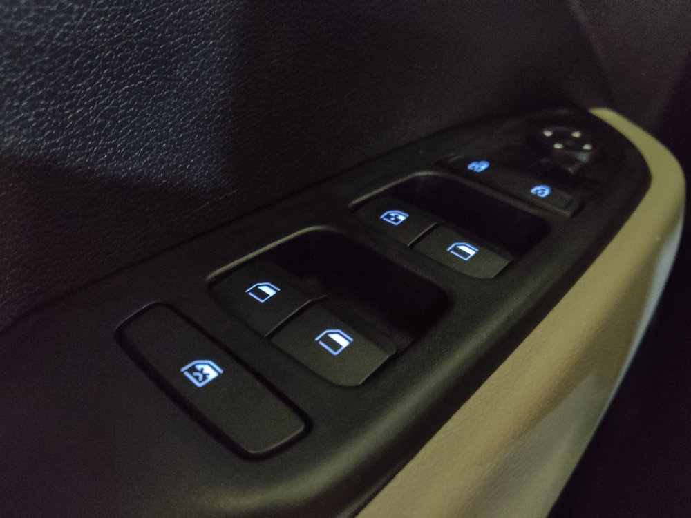 Used 2021 Hyundai Venue SEL FWD image 27