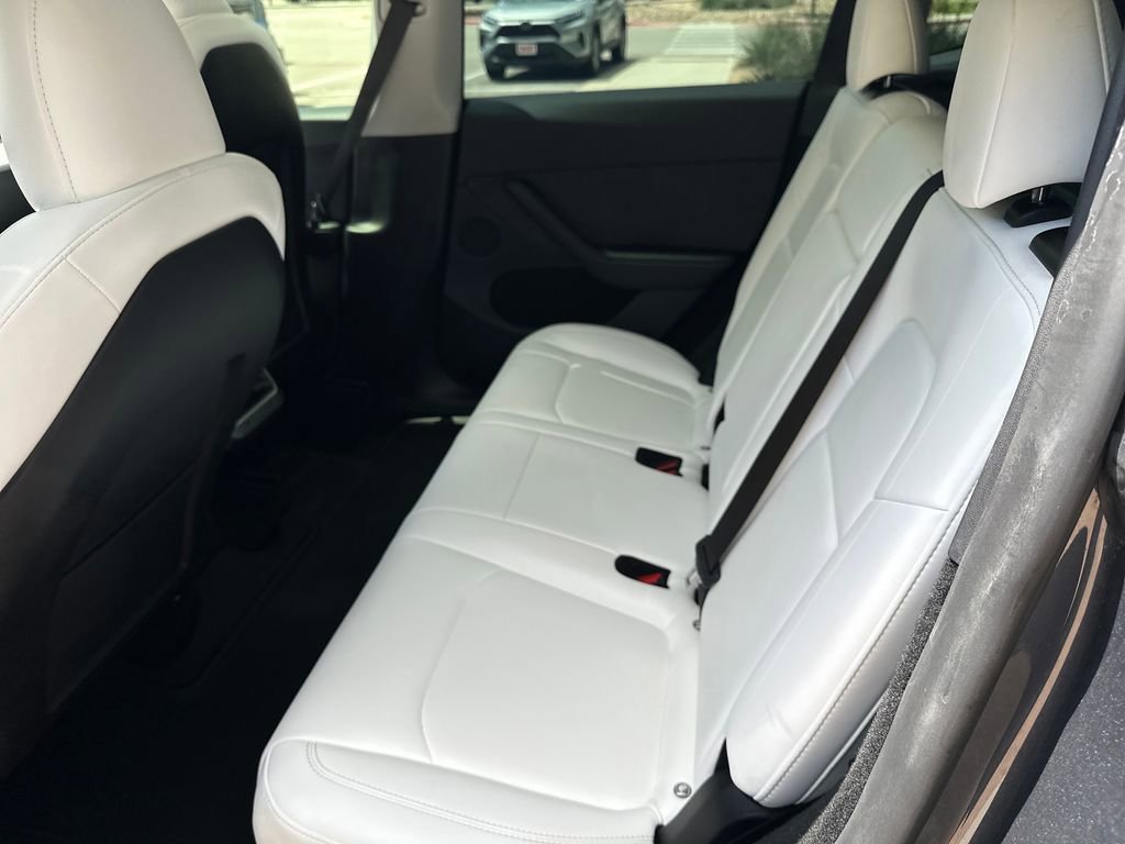 Used 2023 Tesla Model Y Long Range AWD/4WD image 30