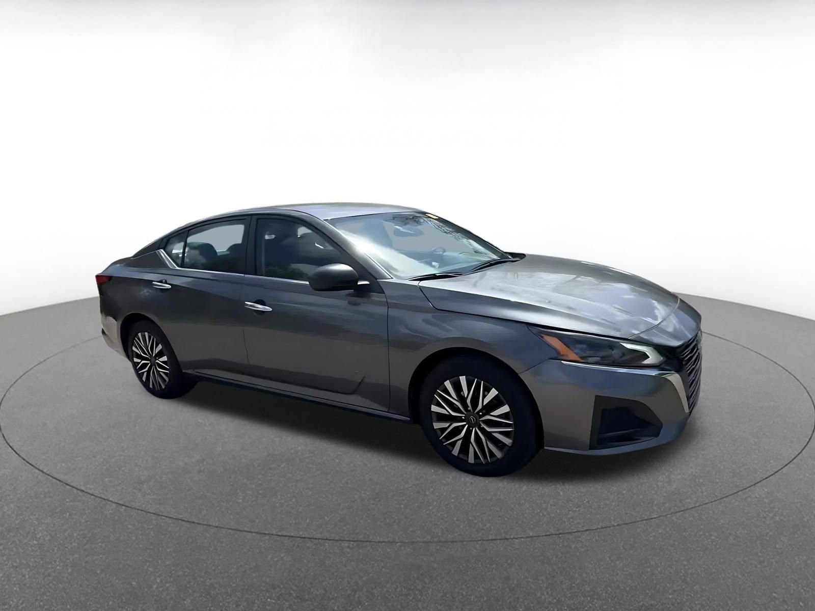Used 2025 Nissan Altima 2.5 SV FWD video 2