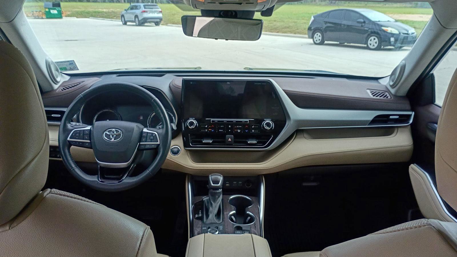 Used 2022 Toyota Highlander Platinum image 15