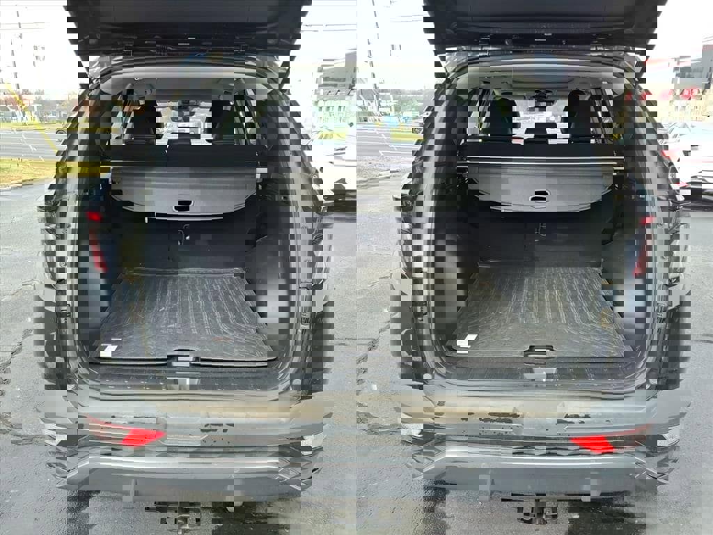 Used 2022 Hyundai Tucson Limited w/ Cargo Package image 24