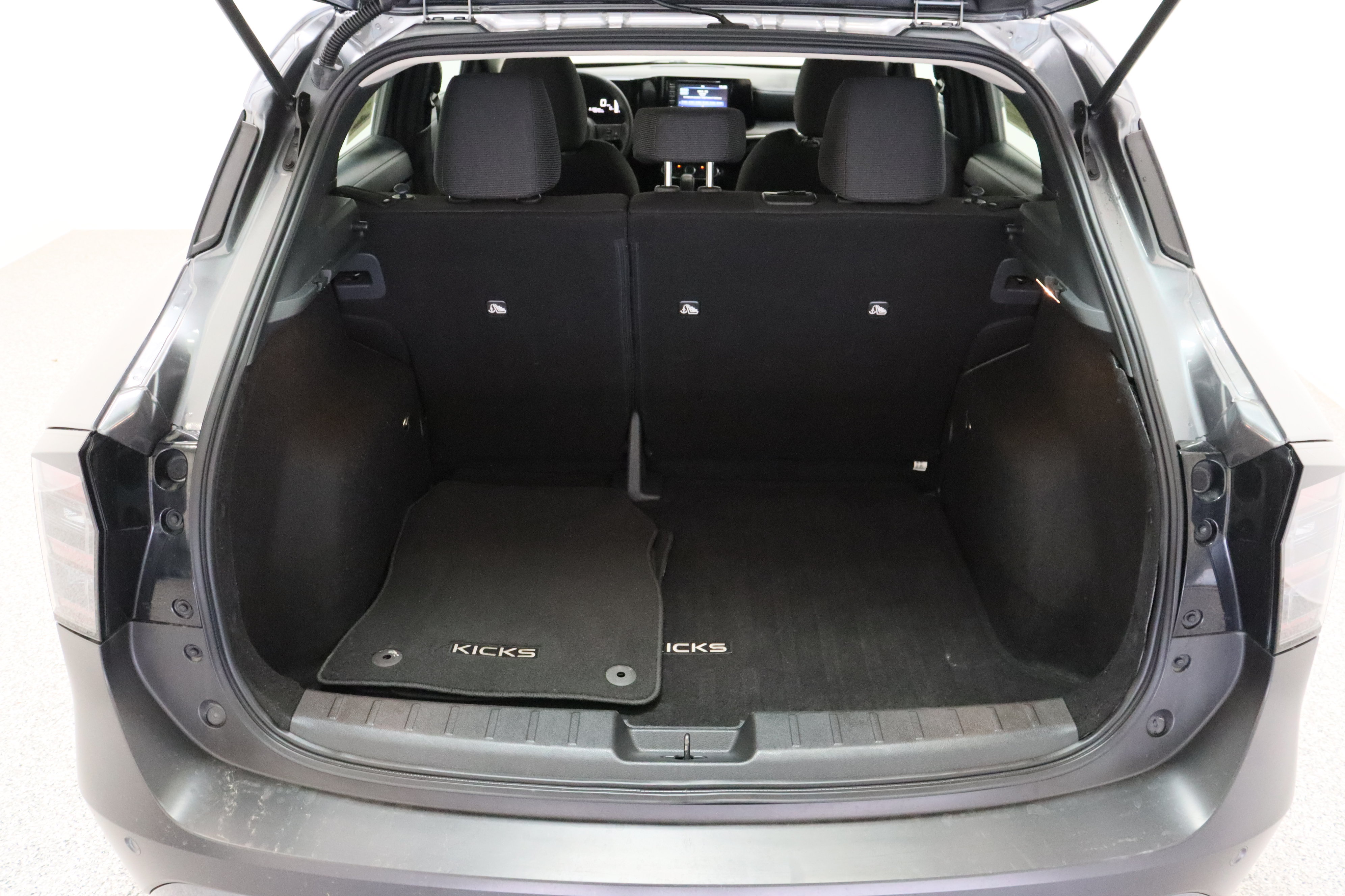 Used 2025 Nissan Kicks S FWD image 30