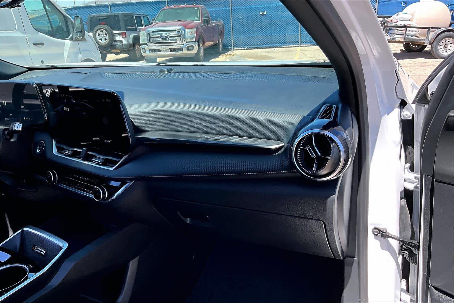 Used 2025 Chevrolet Equinox LT w/ Convenience Package II FWD image 17