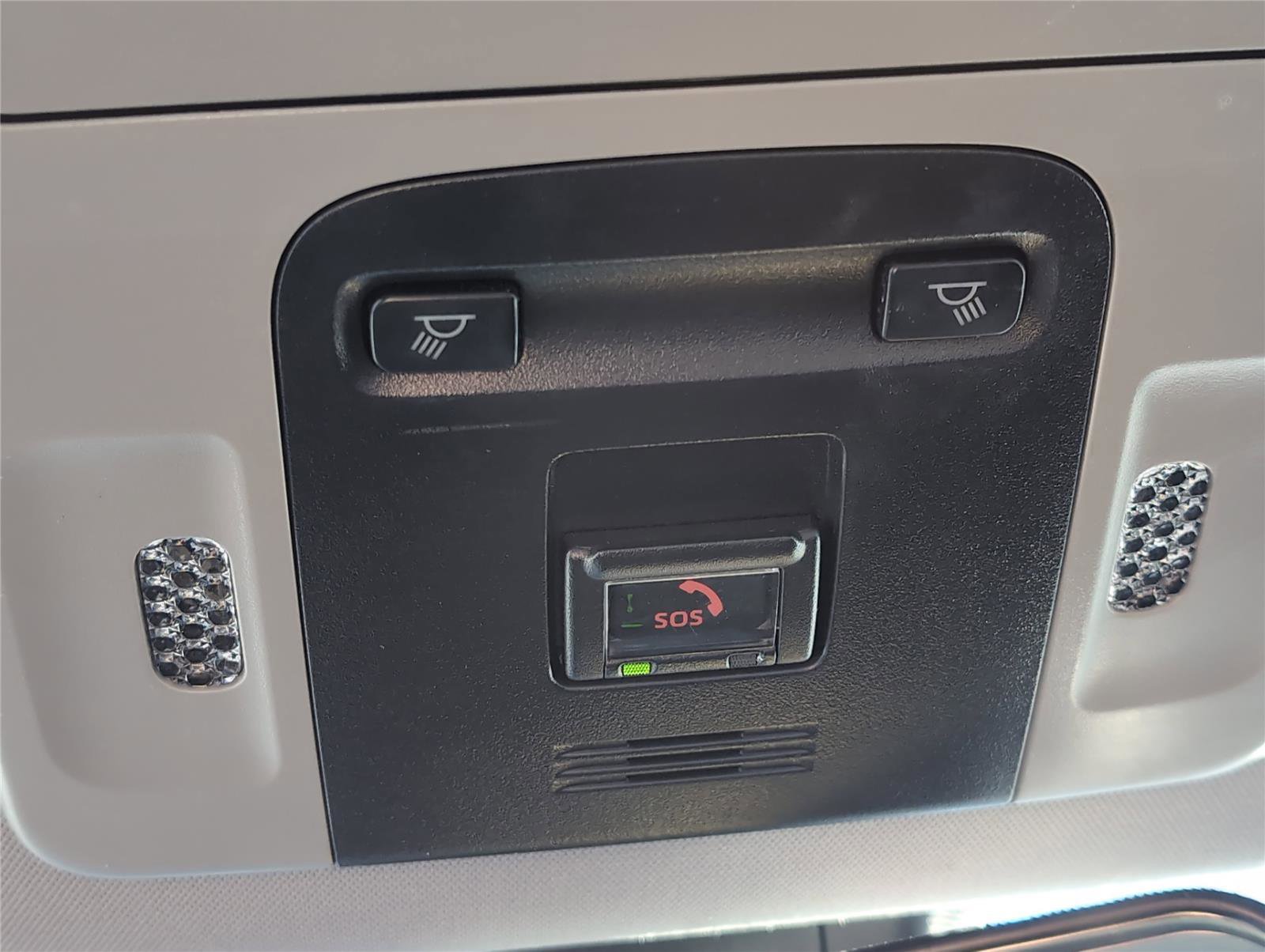Used 2020 Toyota Camry LE FWD image 16