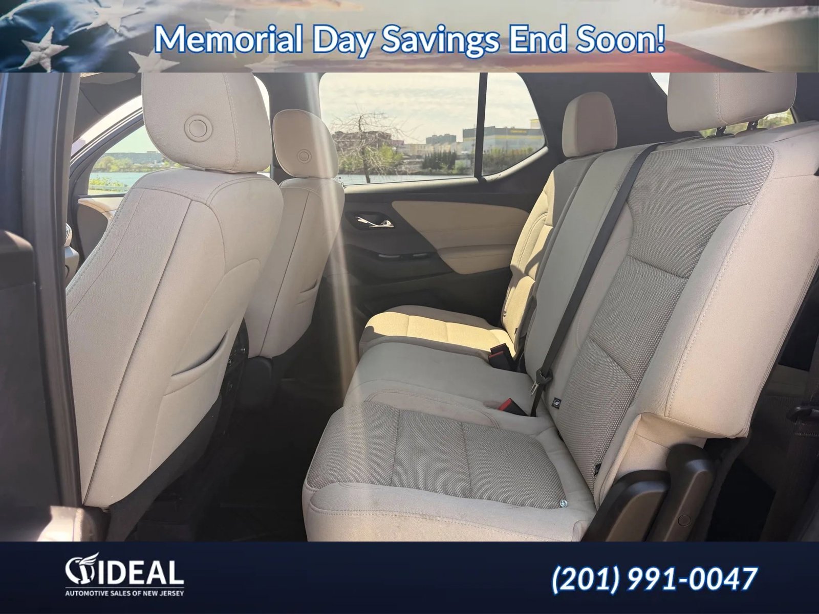 Used 2022 Chevrolet Traverse LS FWD image 15