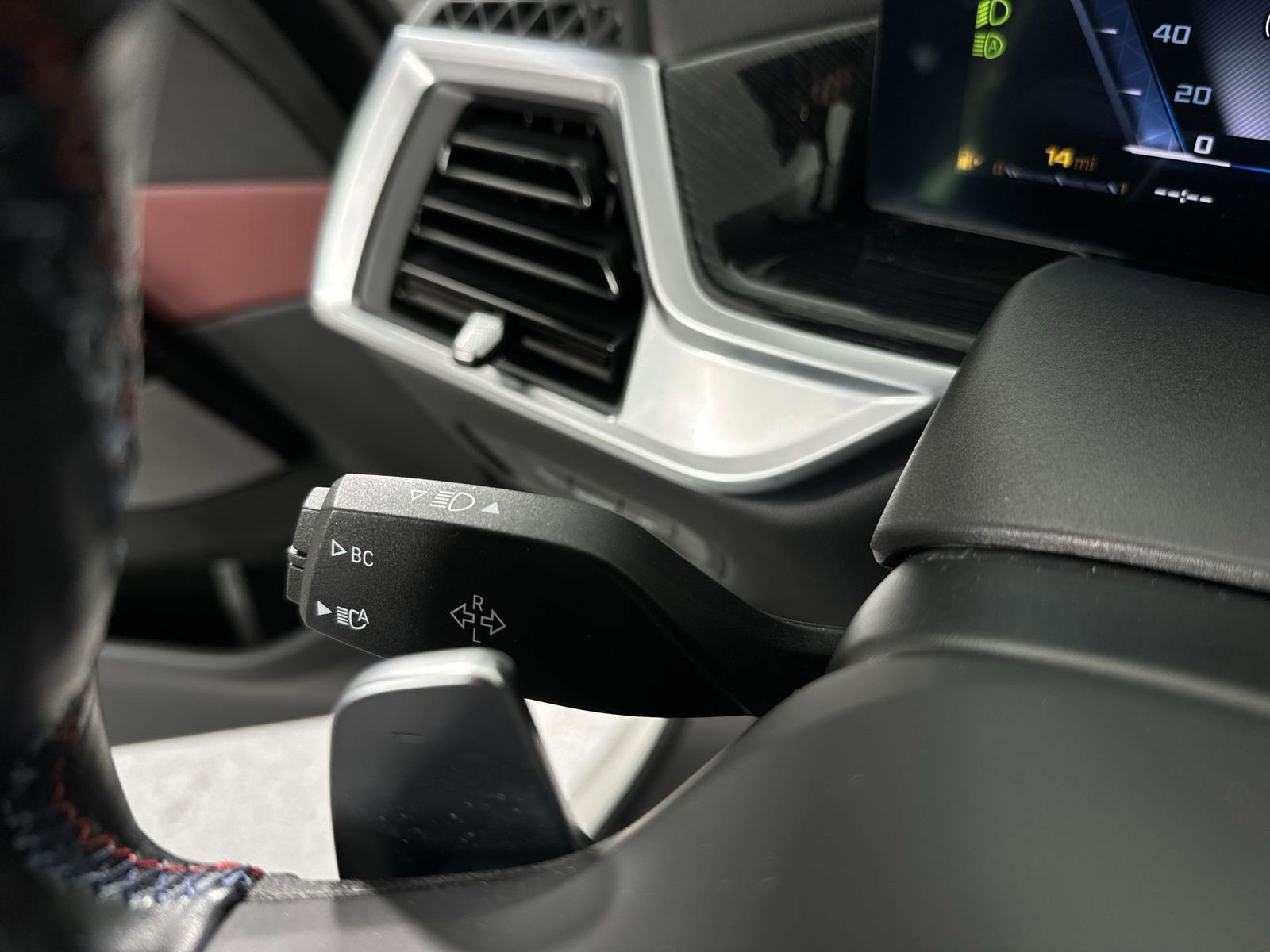 Used 2024 BMW X6 M60i w/ Executive Package image 16