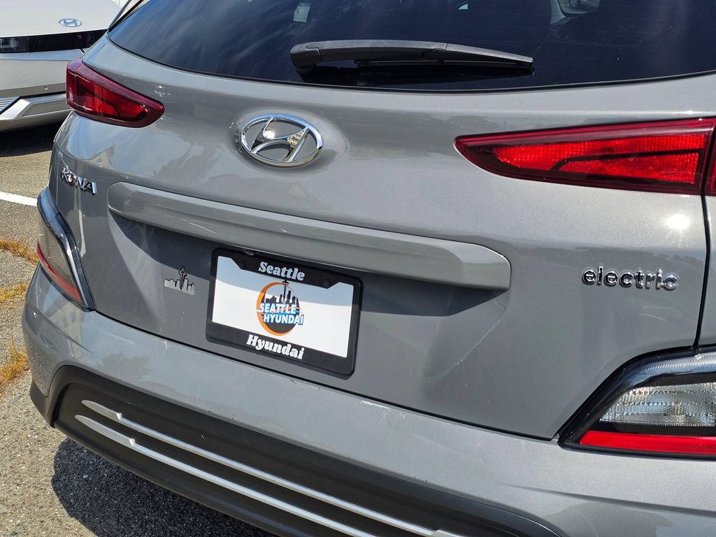 Used 2023 Hyundai Kona SE FWD image 13