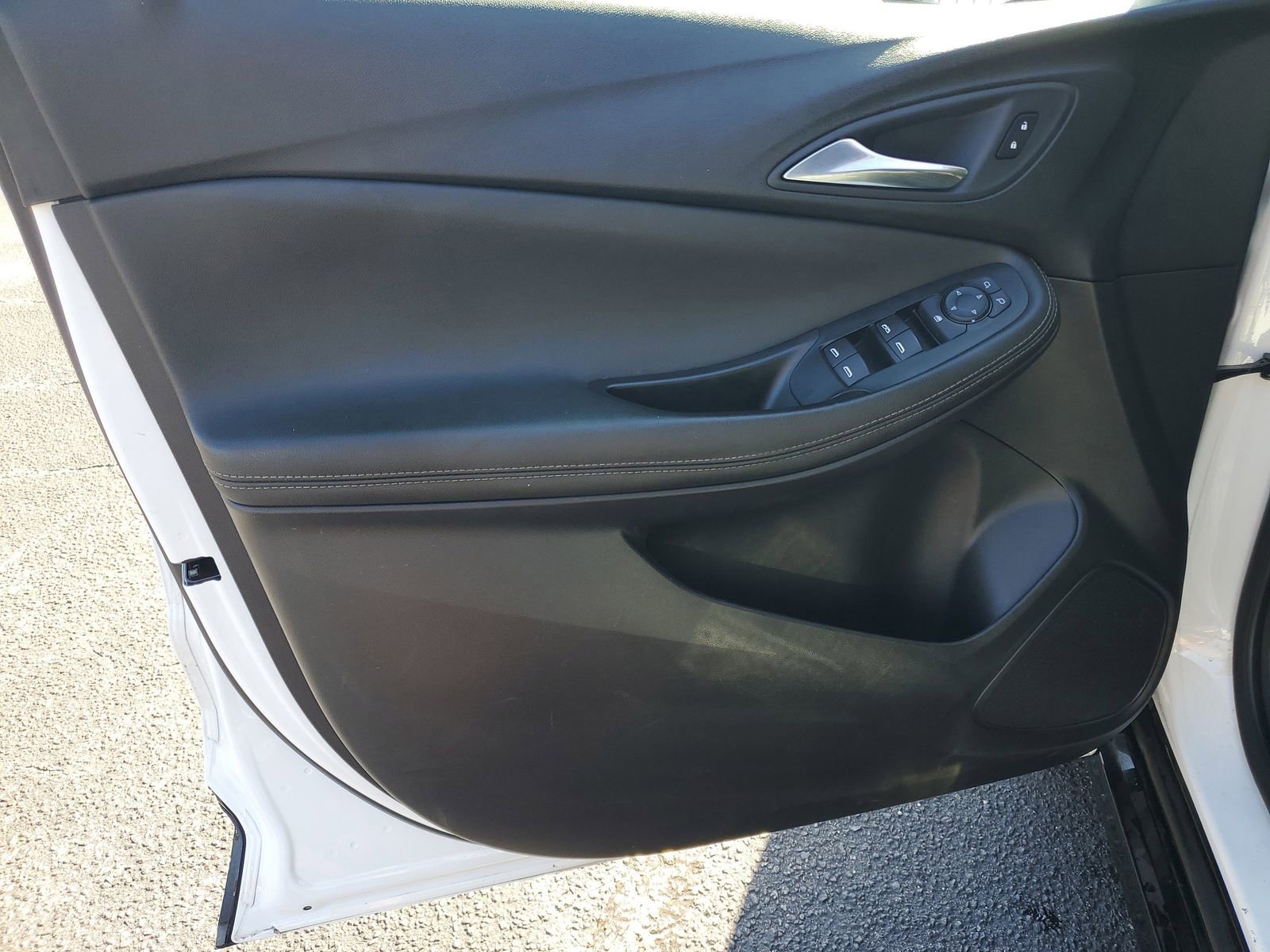 Used 2024 Buick Encore GX Sport Touring image 8