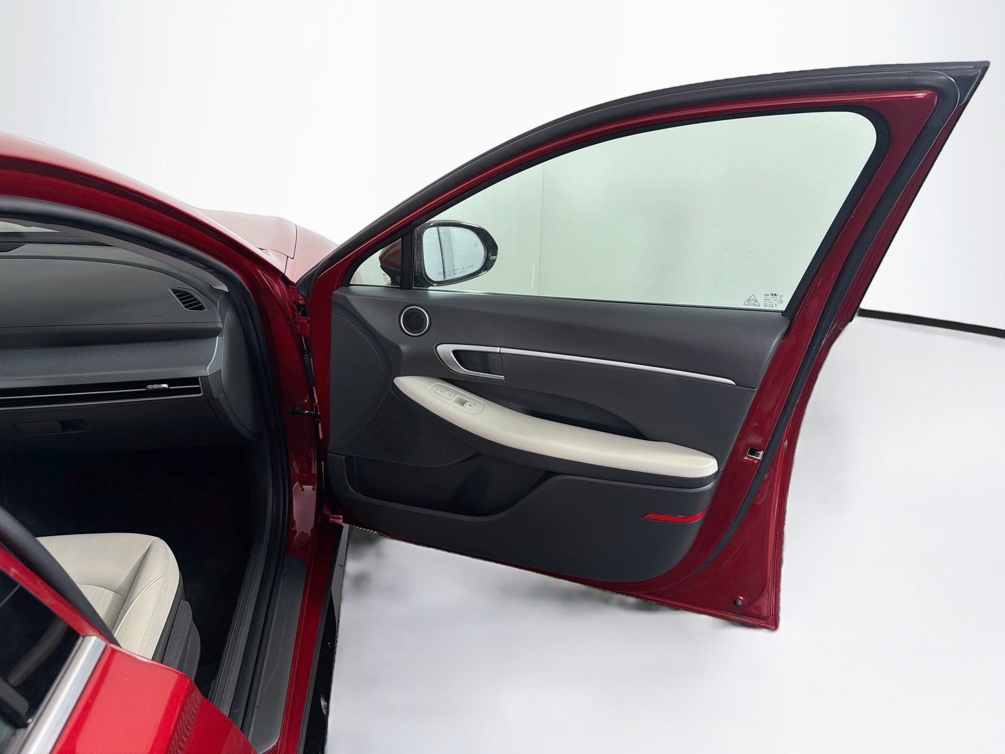 Used 2025 Hyundai Sonata SEL FWD image 33