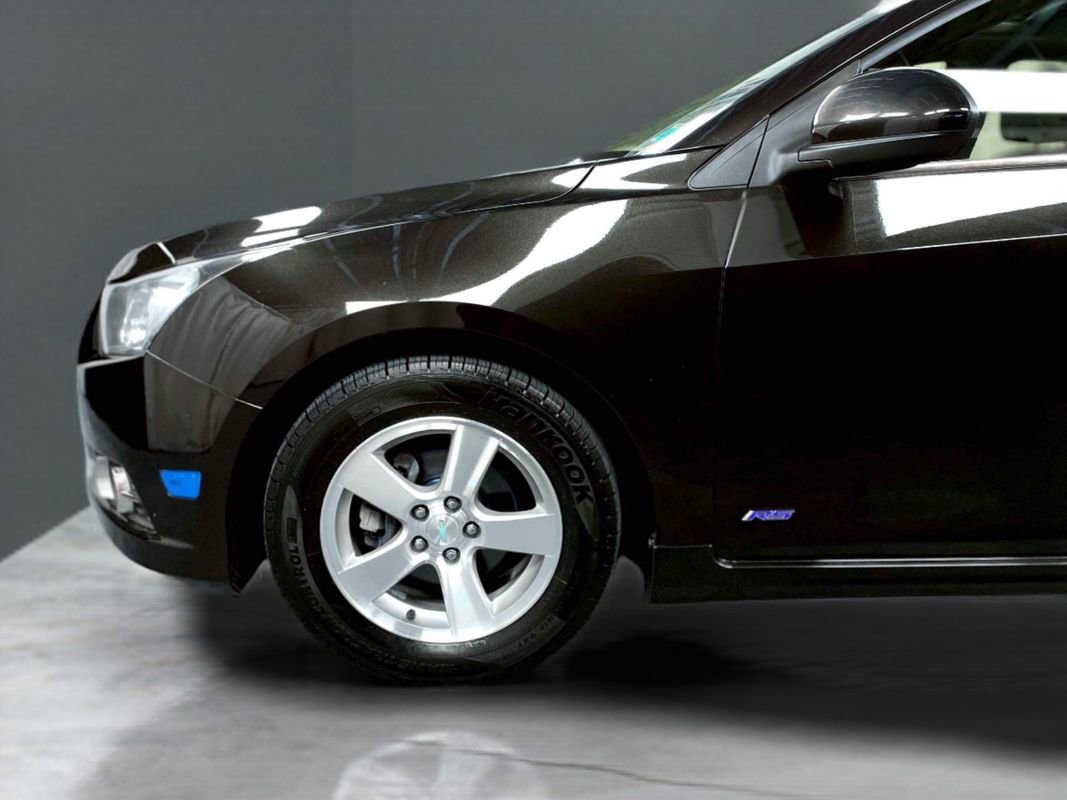 Used 2013 Chevrolet Cruze LT w/ All-Star Edition image 32