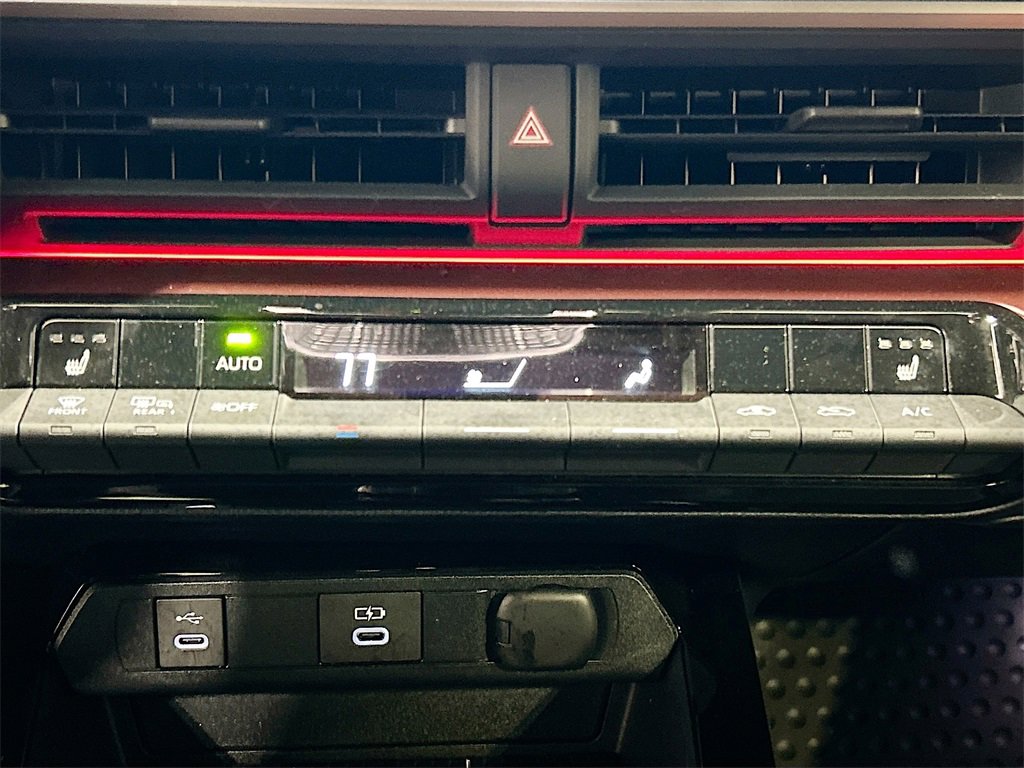 Used 2025 Toyota Prius Plug-In Hybrid image 13