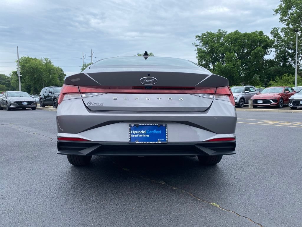 Certified 2023 Hyundai Elantra SEL FWD image 5