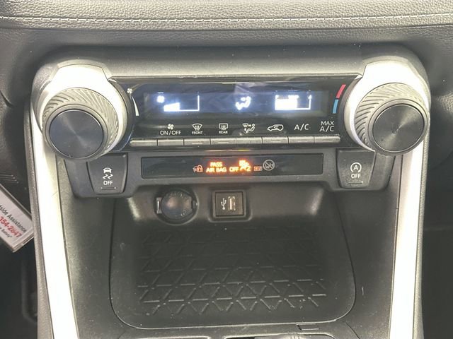 Used 2024 Toyota RAV4 LE AWD/4WD image 13