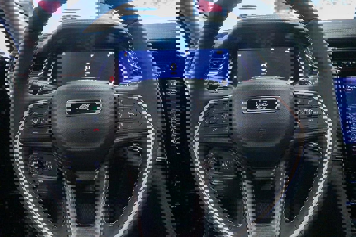 Used 2023 Jeep Grand Cherokee Limited w/ Trailer Tow Prep Group (B) image 15