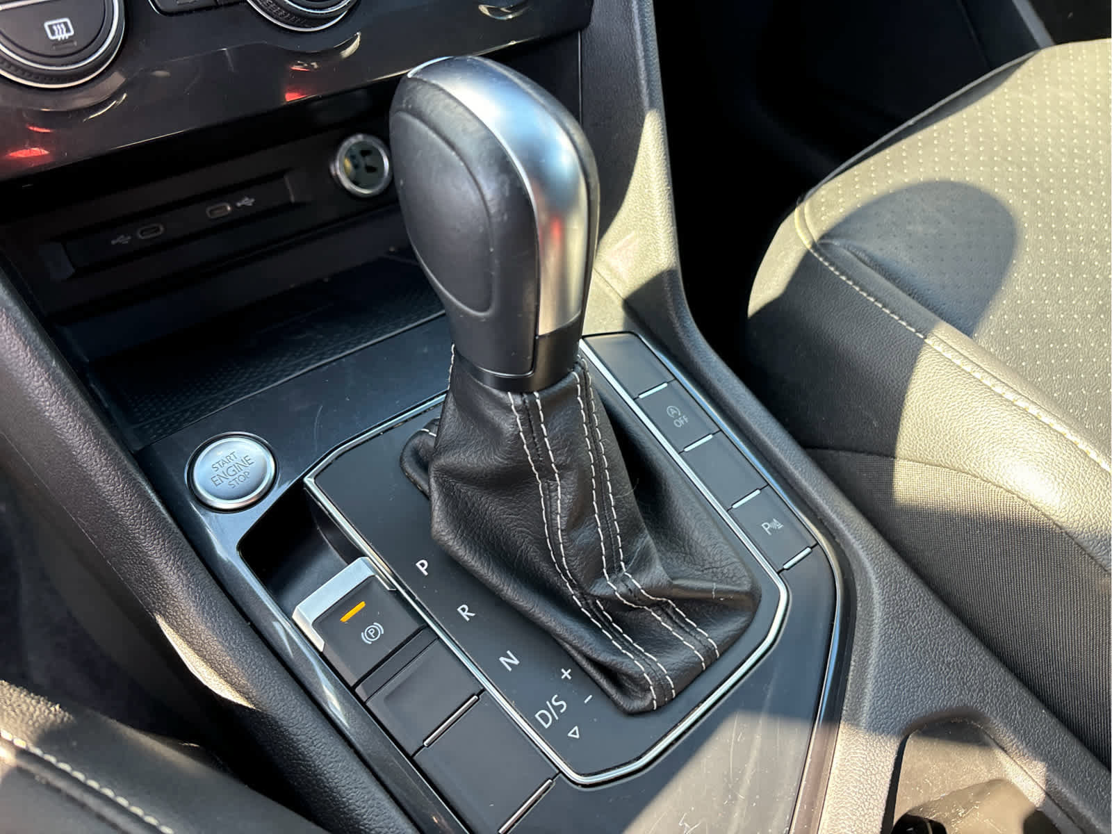 Used 2021 Volkswagen Tiguan SE R-Line image 20