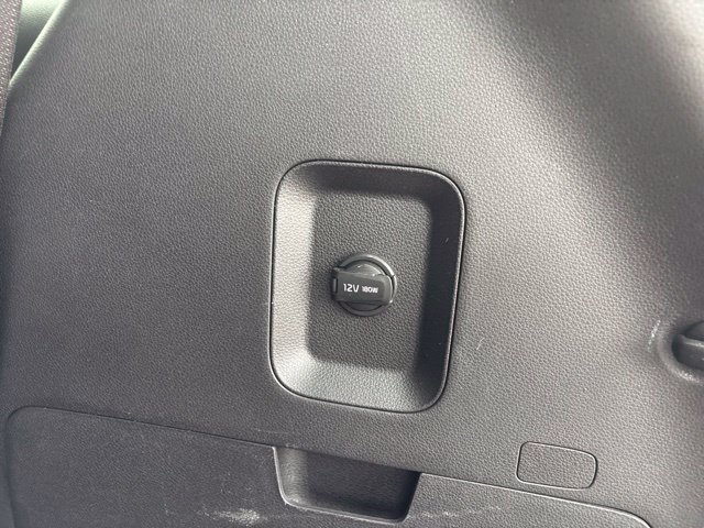 Certified 2023 Kia Carnival LX FWD image 36
