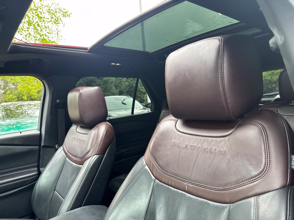 Used 2020 Ford Explorer Platinum w/ Premium Technology Package AWD/4WD image 21