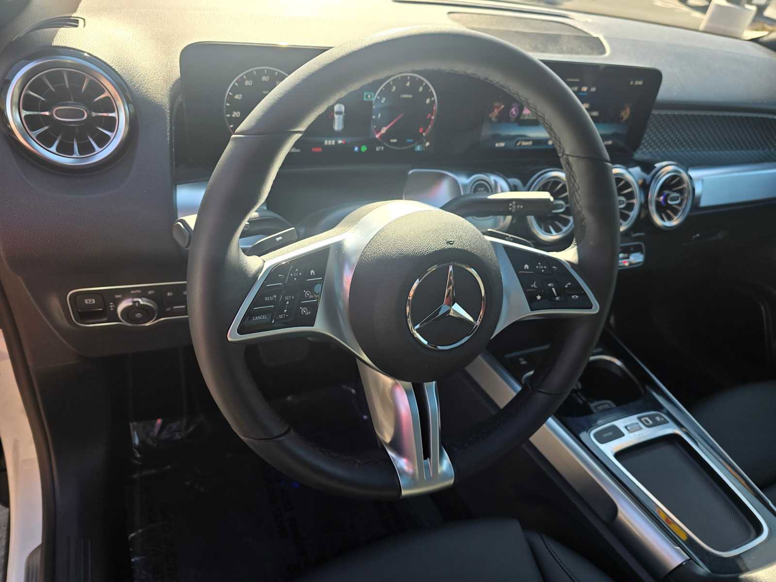 Used 2025 Mercedes-Benz GLB 250 GLB 250 image 27