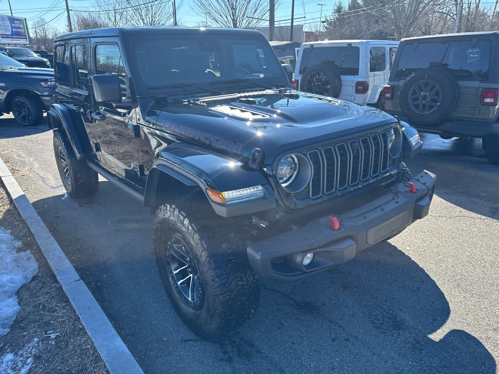 Used 2025 Jeep Wrangler Unlimited Rubicon AWD/4WD image 8