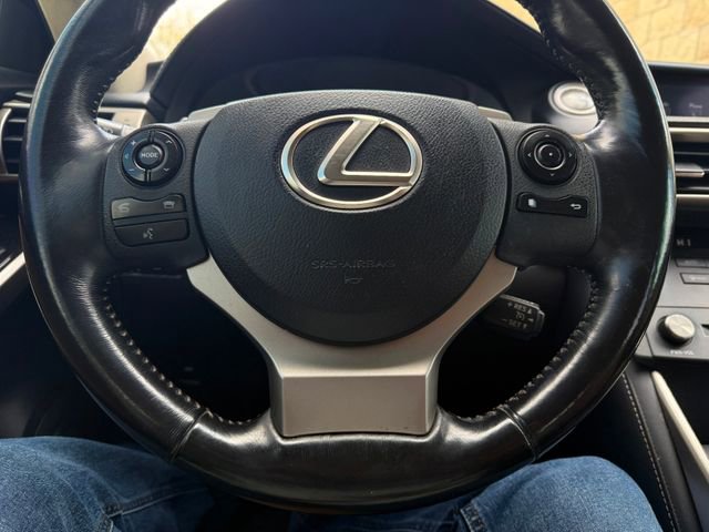 Used 2016 Lexus IS 200t RWD image 11