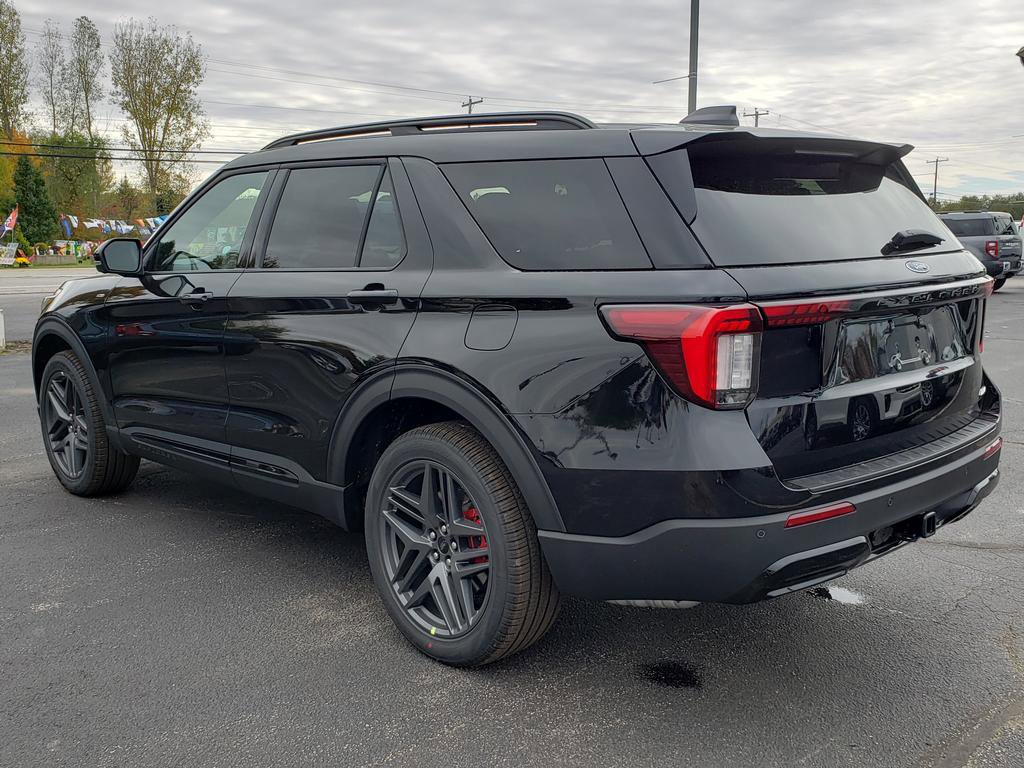 New 2026 Ford Explorer ST-Line image 5