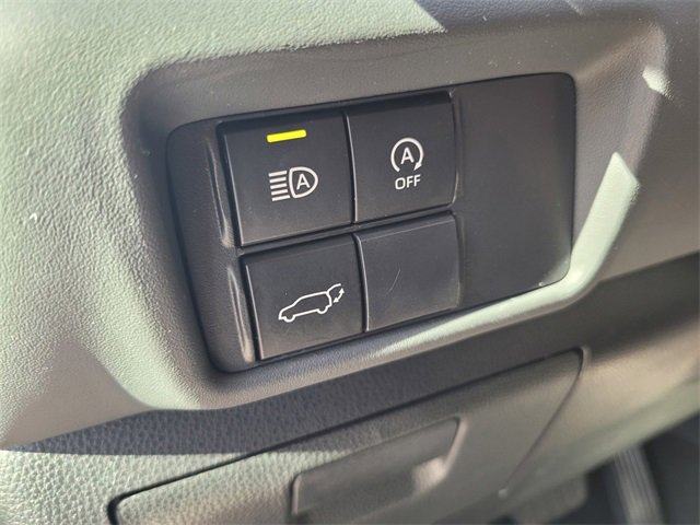 Used 2023 Toyota Highlander LE image 19