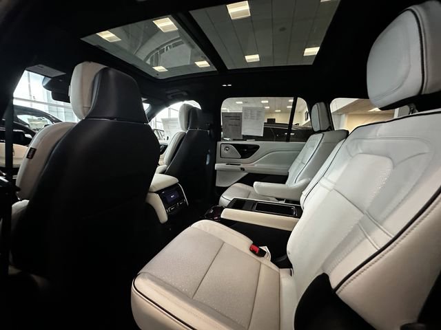 Certified 2025 Lincoln Aviator Black Label image 19